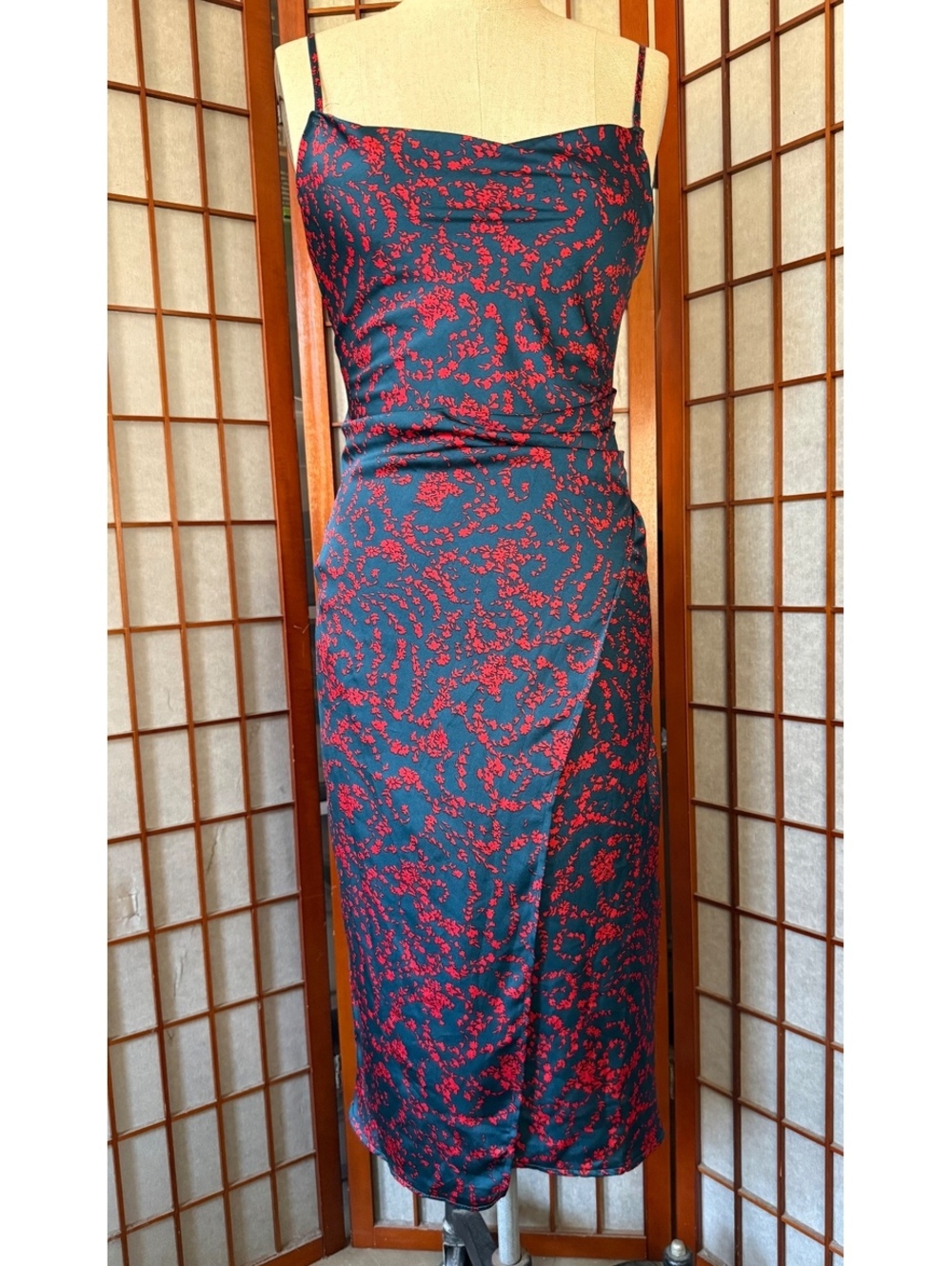 2Bella Navy Red Floral Satin Midi Slip Dress Size Small